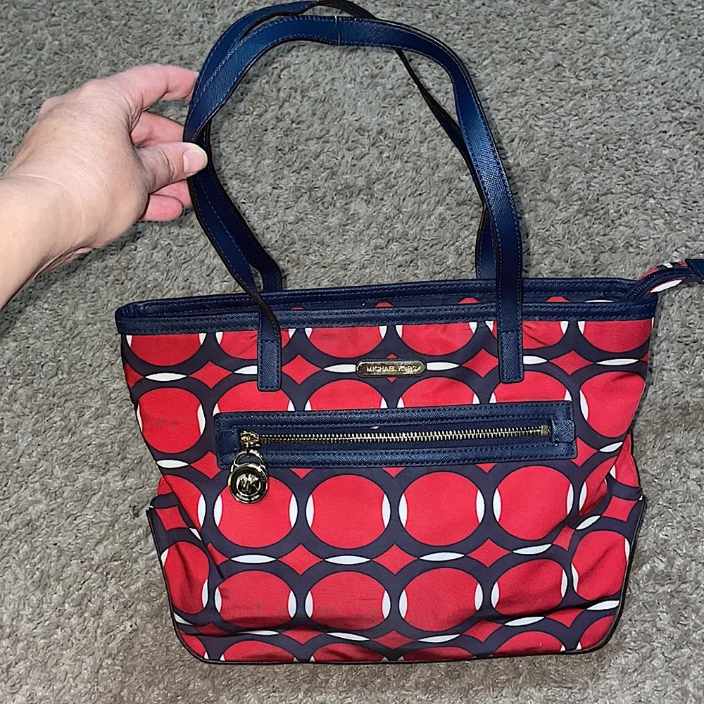 Michael Kors Kempton Nylon small red/blue tote shoulder bag - Picture 4 of 17